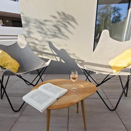 The Peaceful - Sea - Pool - 2 Parking Spaces - Terrace Apartmán