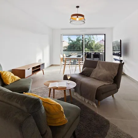 The Peaceful - Sea - Pool - 2 Parking Spaces - Terrace Apartmán