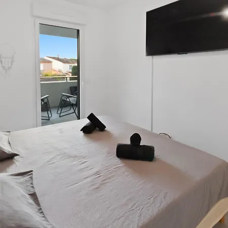 The Peaceful - Sea - Pool - 2 Parking Spaces - Terrace Apartmán